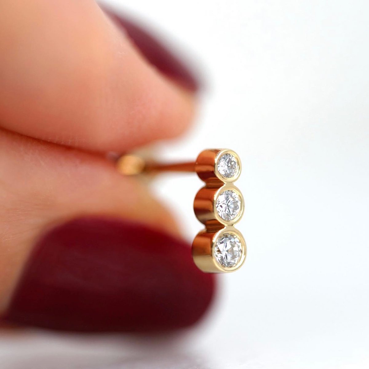 LenaJewellery's tweet photo. Tres Campanas 18k Gold Cartilage Diamond Stud
https://t.co/UJeuquZScP

#stylishpiercing #lenacohenjewellery #diamondpiercings #earstackinspo #earstackideas  #耳环 #कानकीबाली #desbouclesdoreilles  #lavieparisienne  #oorbelle #пирсингуха #хеликспирсинг #пирсингхряща #الخواتم https://t.co/JcZOu5SIR1