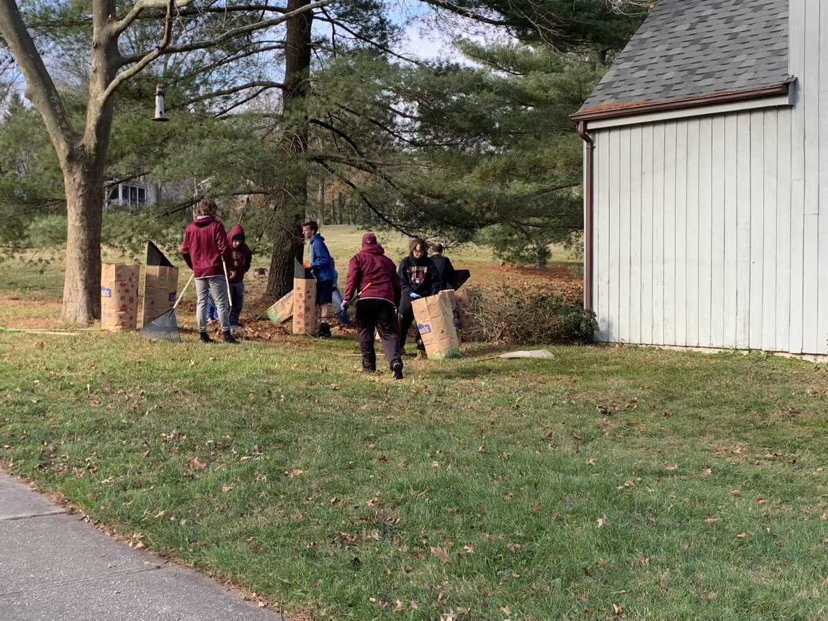 jschiller77's tweet photo. We are in the community, we are together, We are Hammond ⁦@HaHSBoosters⁩ ⁦@HaHsathletics⁩ https://t.co/aB3lpsY5Bg
