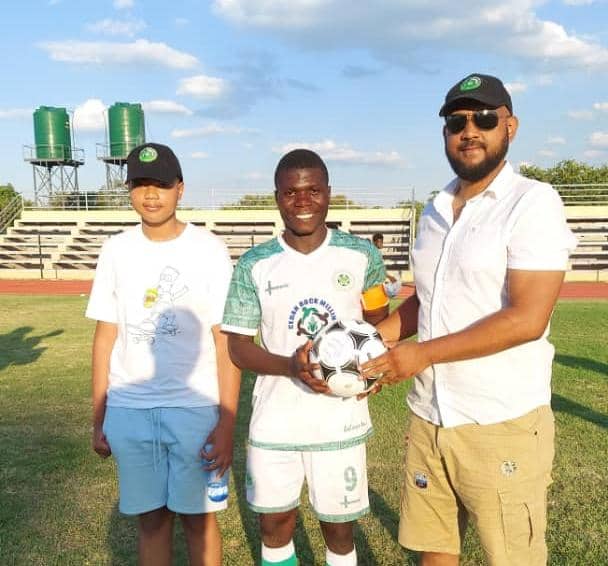 YoungCrocsFC's tweet photo. FT
Young Crocs FC 3-1 Kabide FC
The Young Crocs FC win their first match at the new home ground. Club director, Lee Kawanu was present for this victory. Isaac Chilimina with the hat trick. Well played young man. We hope to see more of the same.
#WeAreTheCrocs
#YoungCrocs🐊 https://t.co/5zwnKkyFt3