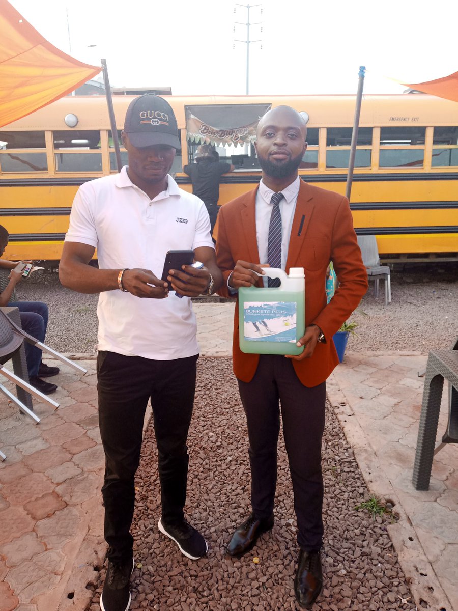 ChristianBOKO01's tweet photo. Nous avons passé une bonne après ensemble avec le président #André_KAKUBU  et mon ami @aphiaassimande 
#BUNKETE_PLUS  au #Bus_burger   
#Tofulana
@kakese_leon 
@leParrainRDC 
@central_sage https://t.co/oN1fXMJUcO