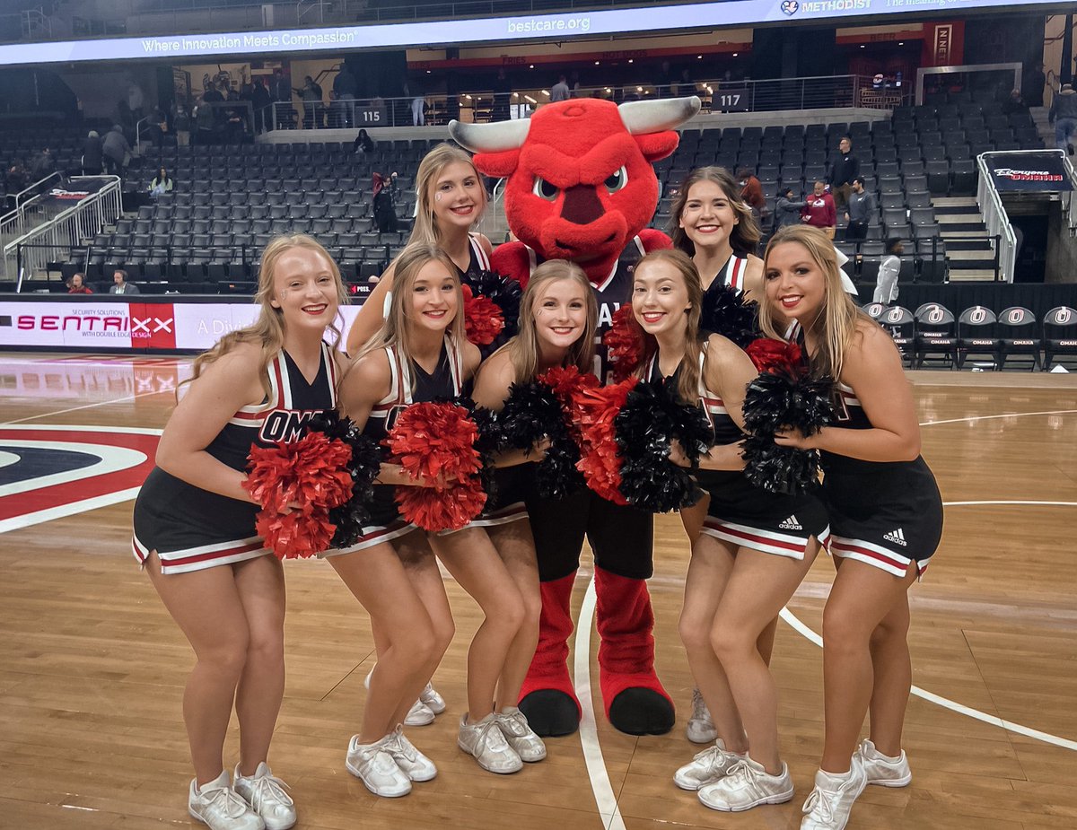 Happy game day here in Omaha❣️
We are beyond excited to cheer on @omahawbb ‼️

See you at Baxter arena at 2pm today!!