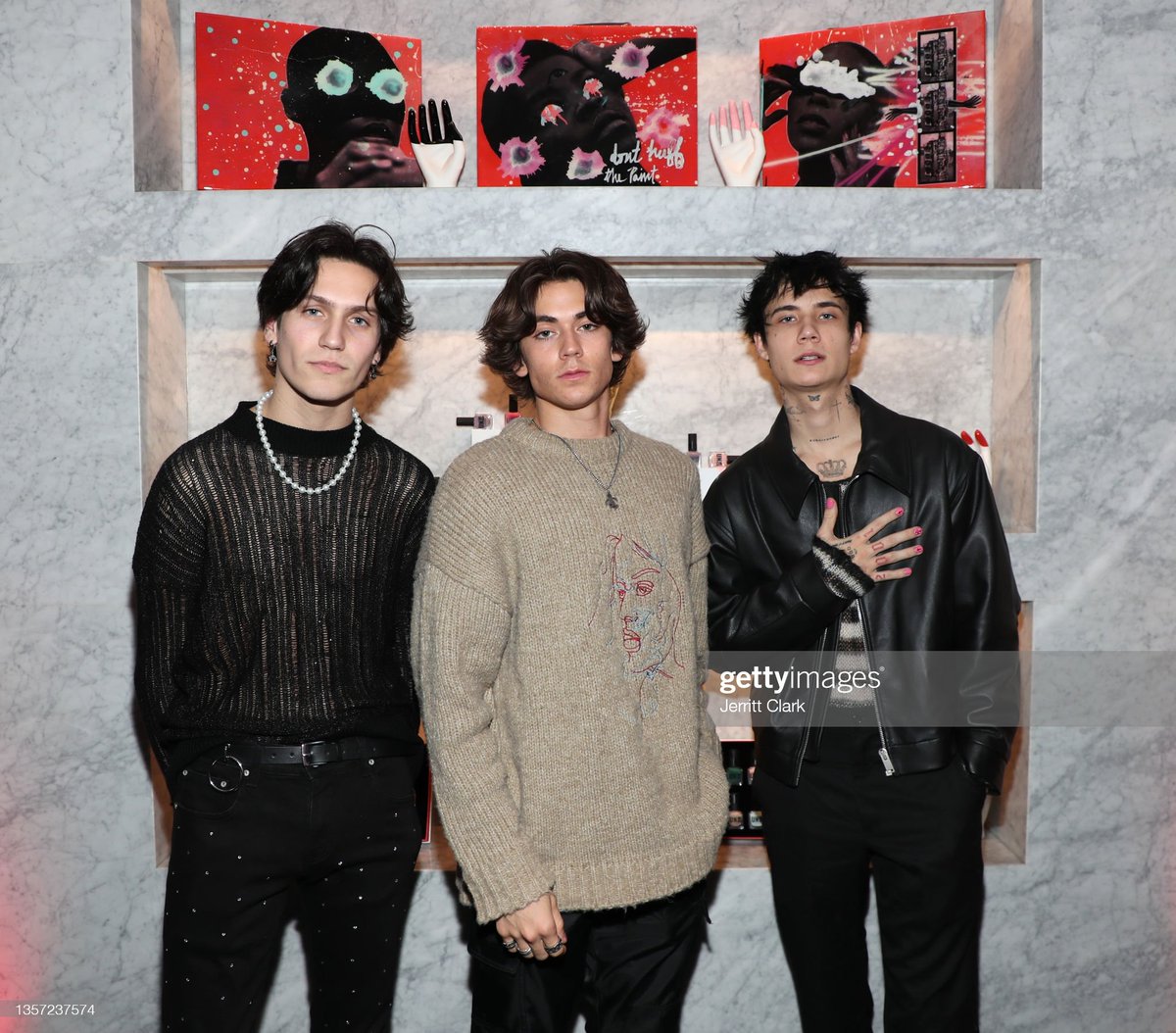 huddyrepublic's tweet image. It&apos;s so nice to see @xlilhuddy and @jxdn together again..🙃💕

Machine Gun Kelly&apos;s UN/DN LAQR Launch Event on December 04, 2021 in West Hollywood, California.✨

©️: Getty images 
#lilhuddy #jxdnhossler #jxdn #charliedamelio #zacklugo #chasehudson #huddygang