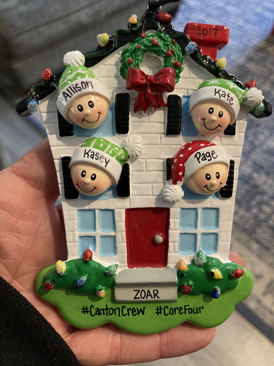 ClvlndK8's tweet photo. Decorating the tree &amp; thinking of my Sisters! @PDenny29 @FalconAlley @CMcknelly #CantonCrew #ZOAR https://t.co/v17gZefIUo
