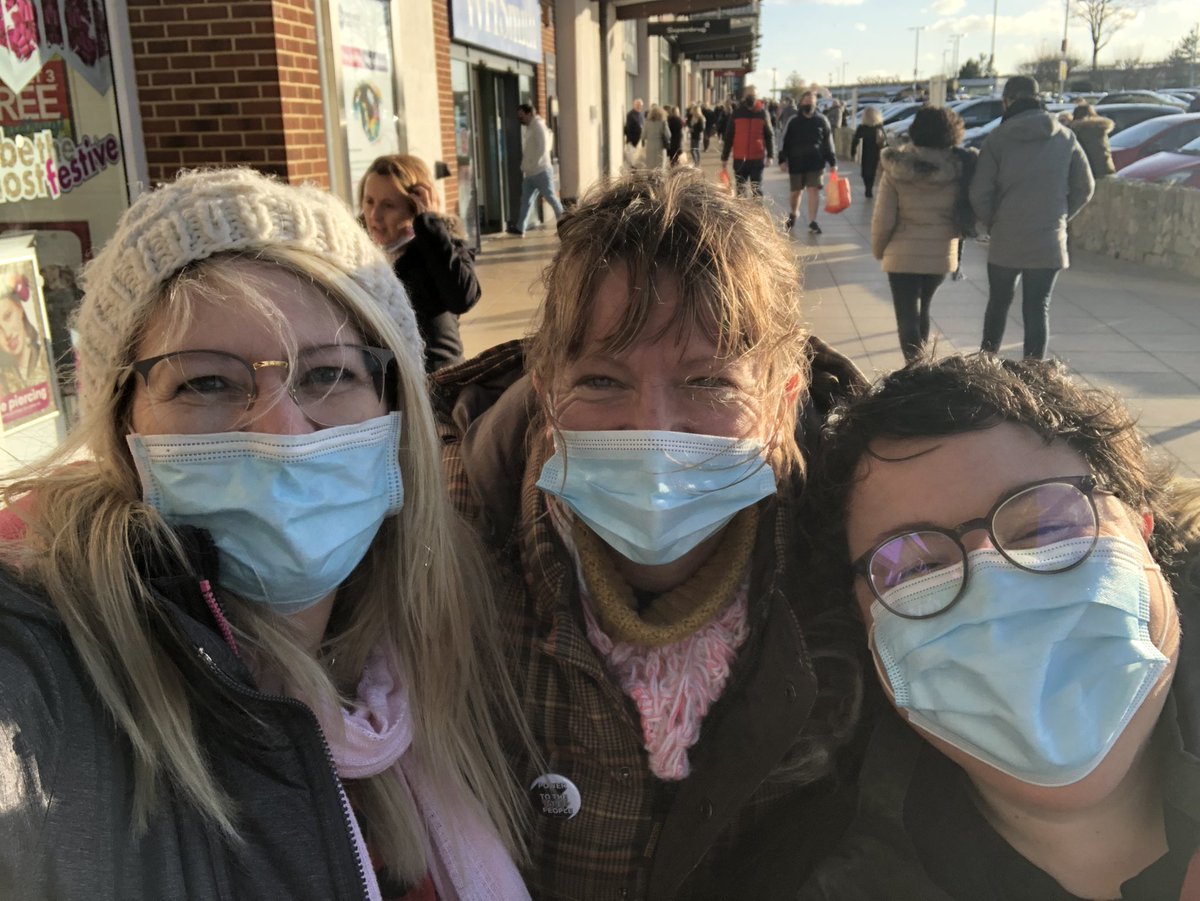 MenoLeaderCB's tweet photo. Fab chatting with Tindara Sidoti-Mcnary and Catrin Osborne yesterday up WWX about their project “Making The Change” and being asked “What does the menopause look like?”
So looking forward to the up and coming dates for “This Is What The Menopause Looks Like”
#menopausesupport https://t.co/RX2rPC7jQR