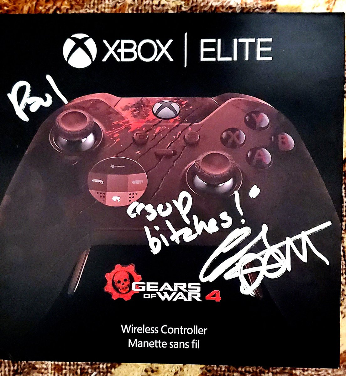 GameDownSights's tweet photo. @RealCarlosFerro Always a blast to meet & just Talk with π π
Also i couldn't pass up an opportunity to get my @GearsofWar 4 Elite Controller Signed by Dom Himself! #SupBitches #CarlosFerro #Xbox20 #Xbox #LAComicCon #Gearsofwar https://t.co/shZBvwHUQZ