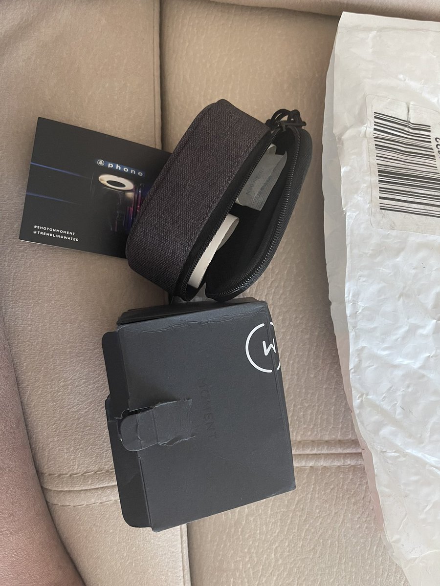 nad_ee_sha's tweet photo. @ShopandShip is there a reason why my package arrived like this? It was a delicate item and zero care has been taken during delivery. @Aramex https://t.co/0LU70zpmJm
