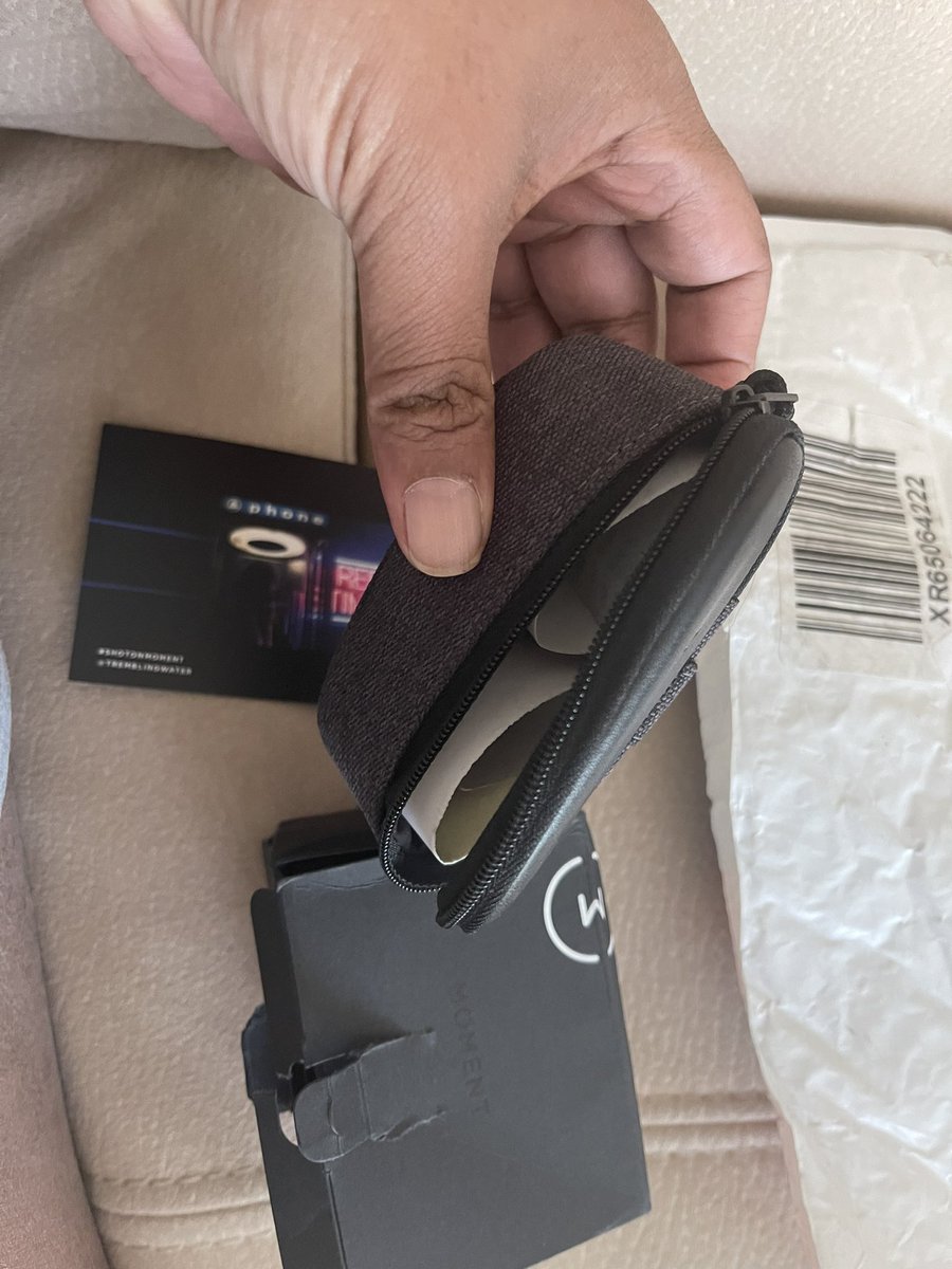 nad_ee_sha's tweet photo. @ShopandShip is there a reason why my package arrived like this? It was a delicate item and zero care has been taken during delivery. @Aramex https://t.co/0LU70zpmJm