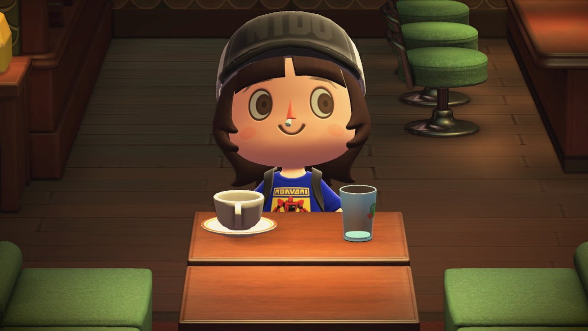 baylanderi's tweet photo. 私が金欠だったためコーヒー代が払えず、奢りにすると二人とも、割り勘だと私だけがお水になります。うめこさんと鼻にちり紙をお揃いで詰めました。プレゼントしたやつです。 https://t.co/mfYRazUcMw