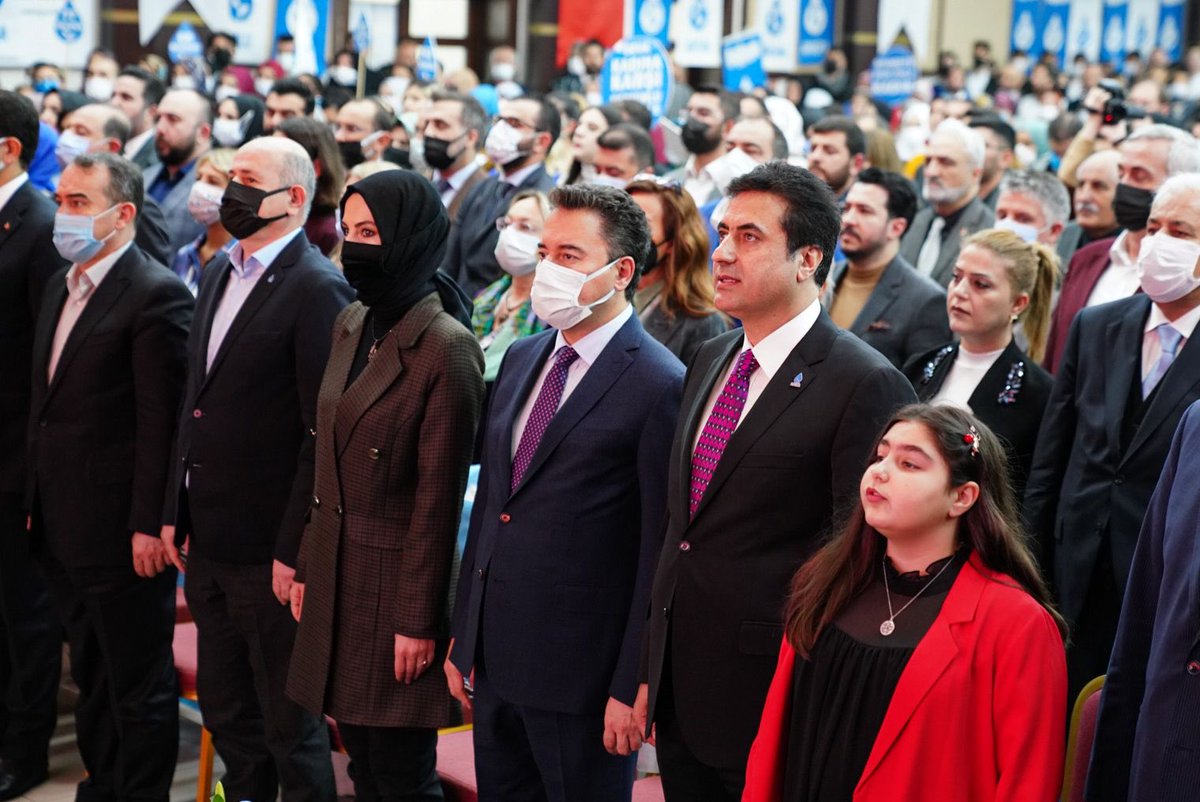 erginsadullah's tweet photo. Temiz bir dille siyaset yapmanın,edep sınırları içinde konuşmanın  gerekli ve mümkün olduğunu söylediğimiz Esenyurt kongremiz hayırlı olsun. https://t.co/GHX3chSJ6m