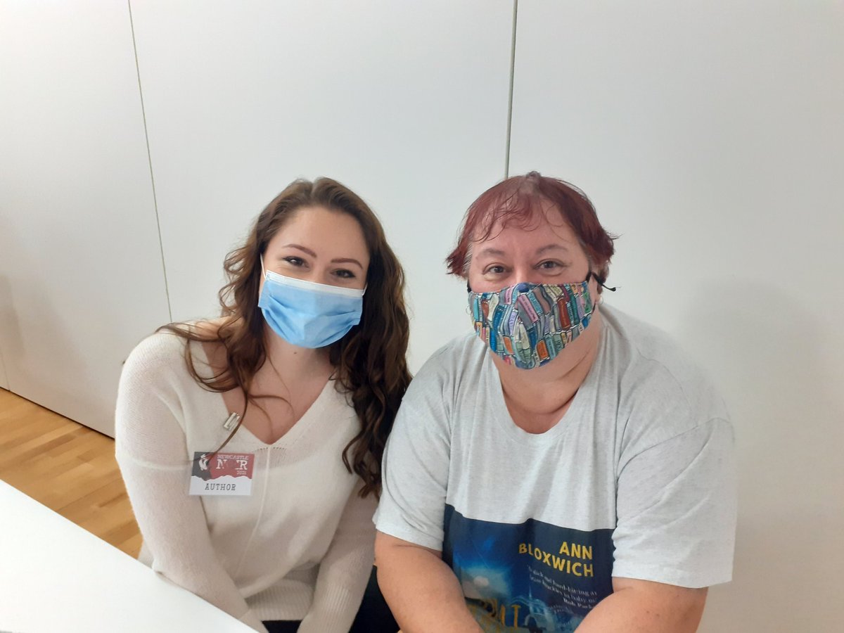 AnnBloxwich's tweet photo. I finally got to meet one of my author heroes, the lovely @LJRossAuthor 
#NN21 https://t.co/KsRZdsM7l3