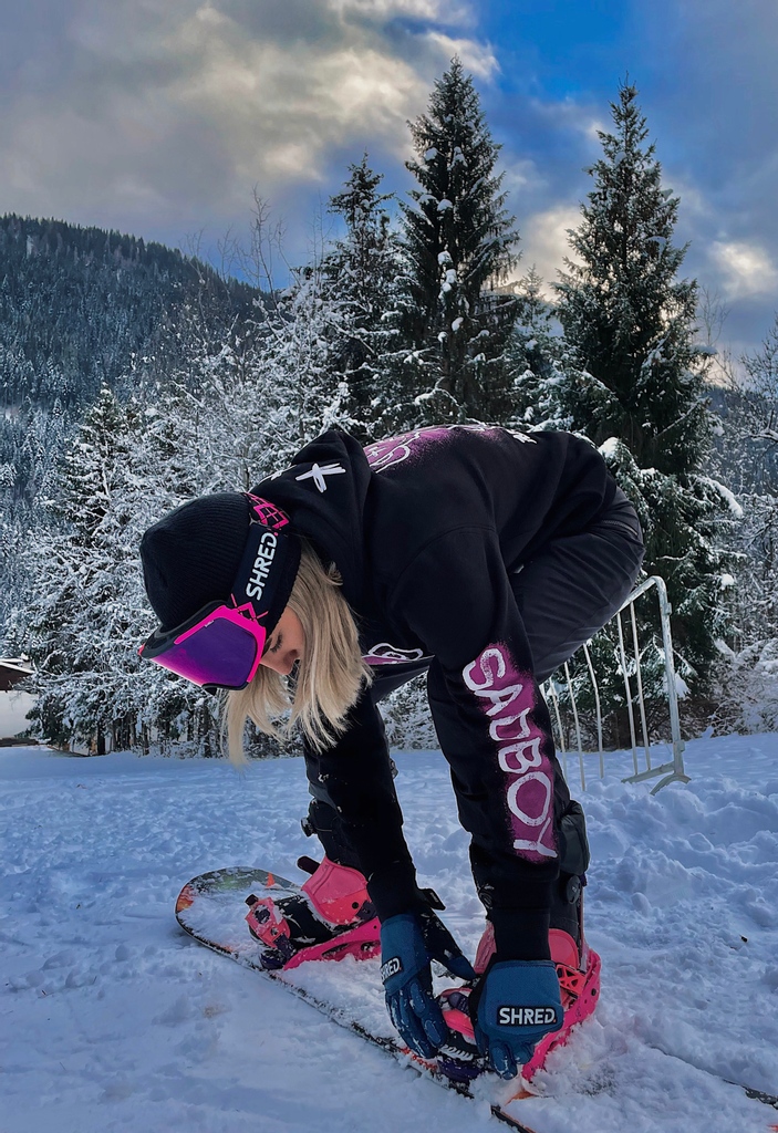 SHREDoptics's tweet photo. SHRED. with confidence.
https://t.co/hter8xFNxi
⚡️ #ComeSHREDwithUs ⚡️#SHREDlikeAgirl ⚡️
🏂 @allysondono_
#SHRED. #TechnicallyFun #Ski #Snowboard #Skiing #Snowboarding #Goggles #Helmets #Protection #Snow #Powder #WinterisHERE #Winter #Freeski #SkiRace https://t.co/YJPbwuLDT7