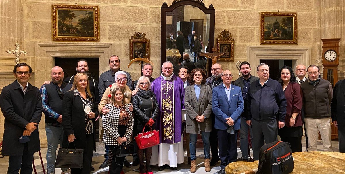 En este segundo domingo de Adviento hemos acompañado al Obispo Diocesano, D. Antonio Gómez Cantero en su primera celebración de la Eucaristía en <a href="/CatedralAlmeria/">Catedral de Almería</a>

Agradecidos por su posterior recibimiento a nuestros hermanos y por sus cercanas palabras.

#elPrendimiento