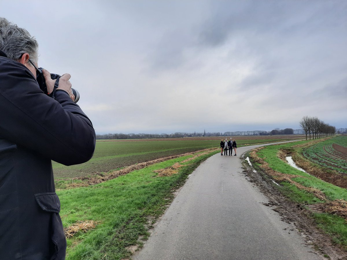 Op deze ietswat druilerige 5 december hebben we voordat iedereen naar Sinterklaas en de cadeautjes gaat onze jaarlijkse fotoshoot gehad.  Met wederom grote dank aan @pluijmfineart