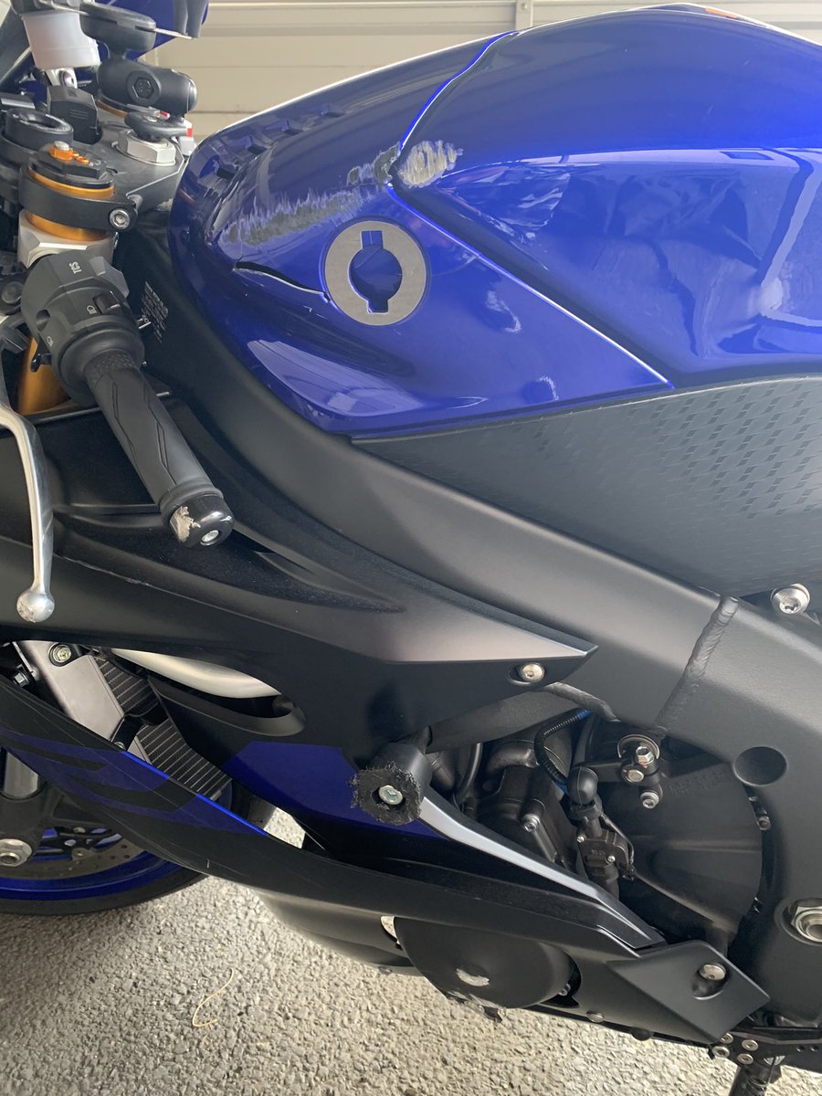 05naocb400's tweet photo. 久しぶりの投稿ですが
バイクが盗まれました。
YAMAHA YZF-R6
八王子 ね 158
日野市三沢で盗まれました。
何か情報あれば
【特徴】
タンク左側に凹みあり(現在は補修し塗装してある)
金色のバックステップ
フェンダーレス
【拡散希望】 https://t.co/2SqGxWtzO3