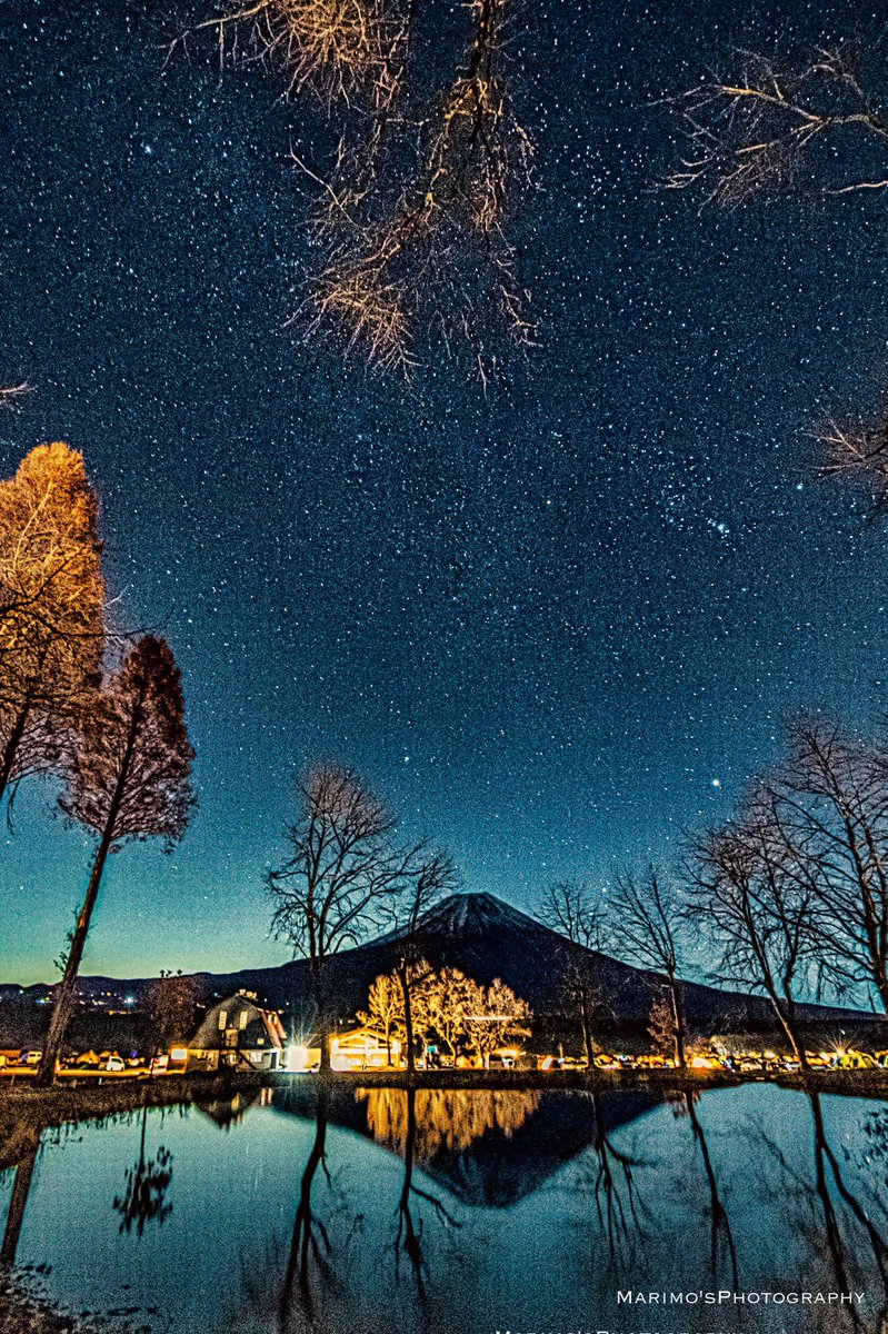 冬の星空に静かに佇む富士山 星空の美しい週末でした✨ また一週間笑顔でよろしくお願い申し上げます♪