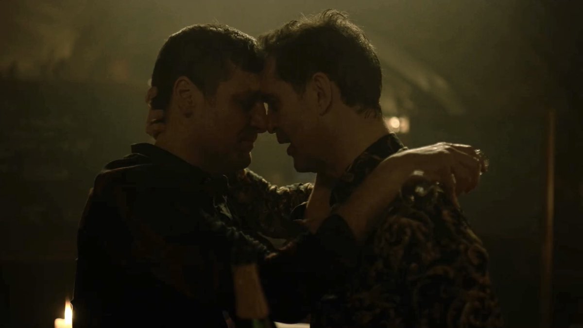 thorined's tweet photo. on GOD, i don’t know why martín looks like he’s on the verge of tears and that andrés seems to be comforting him. what on EARTH were they saying to each other?? lord. rodrigo and pedro you owe me A LOT OF therapy sessions, señores 😭😭😭 #lcdp5 #lcdpfinale https://t.co/qRpBIRWAli