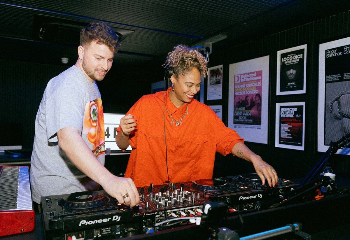 D4 D4NCE tweet media