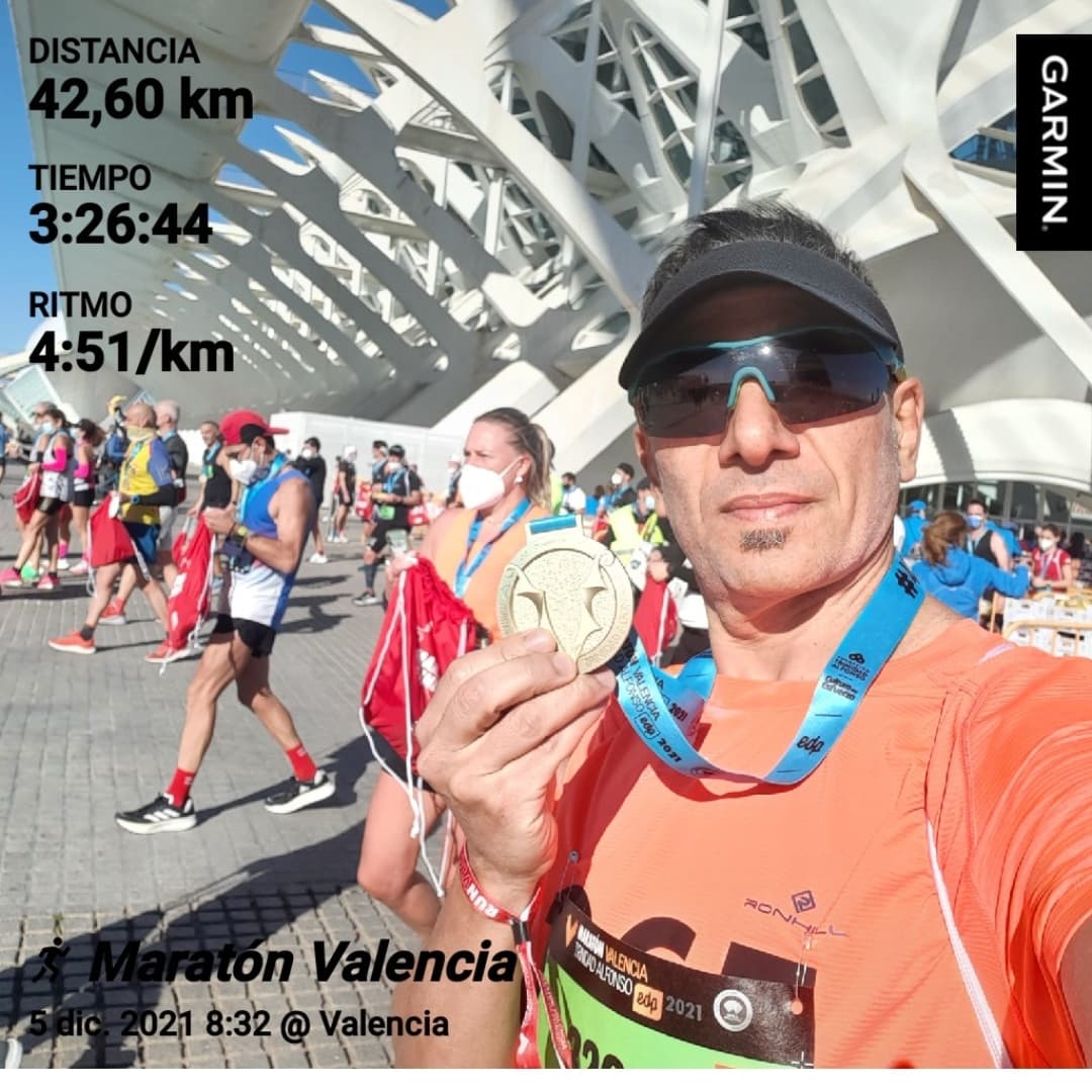 danisoriano70's tweet photo. Y BOOM tiempazo en la @maratonvalencia 3:26:44 (no oficial) seguimos con el #metodosori
#ganasdemaratón
#day432
#Runeveryday
#correresdevalientes
@EnergiaEDP
#EDPPhotoRunner
#RonhillSpain
#drinkingrunners #kmsxalimentos
#metodosori
#mrfree
#amibola
#retodravet
#runstreak https://t.co/RPi3Yb6mBo