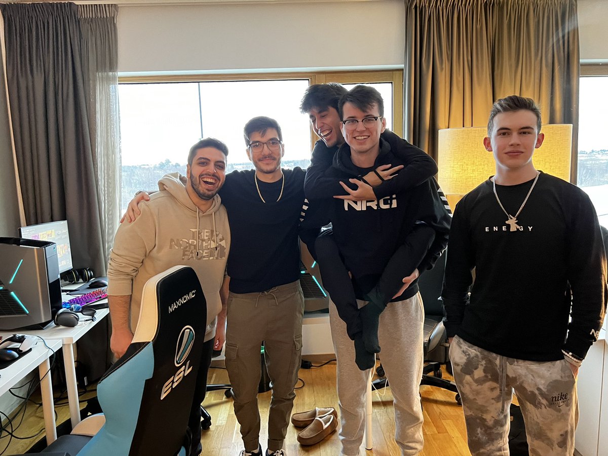 RLEsports's tweet photo. Welcome to the @NRGgg practice room 👋😎 https://t.co/XZy1pbkuJq