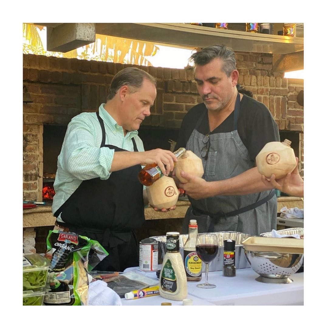 cocotapsforyou's tweet photo. Today’s #CocoSoulSunday shout out goes to @caborojorum We are honored to be apart of their beautiful #artbasel event in #Miami with Chef Todd English Super excited to share many more rum and cocoloco experiences together. 🥥❤️🌴#CocoTaps #CaboRoJoRum #Rum @VincentZaldivar https://t.co/z6x7YgTUyk