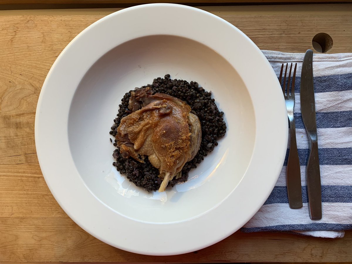 clofhjelm's tweet photo. Ankankoipi ja belugalinssi.
Duck confit and beluga lentils.
#ruokatwiitti #foodtweet #matbild #ruokakuva #valokuvaus #photography https://t.co/xYkIIsBKQV