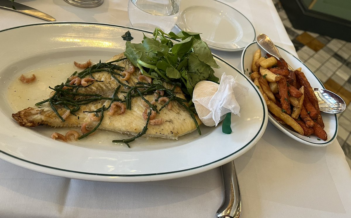 garyjameshealey's tweet photo. Just eating Xmas diner at the @IvyBirmingham …. You be happy with this meal @ClaudiaWinkle ?! https://t.co/3gM5yKIDBO