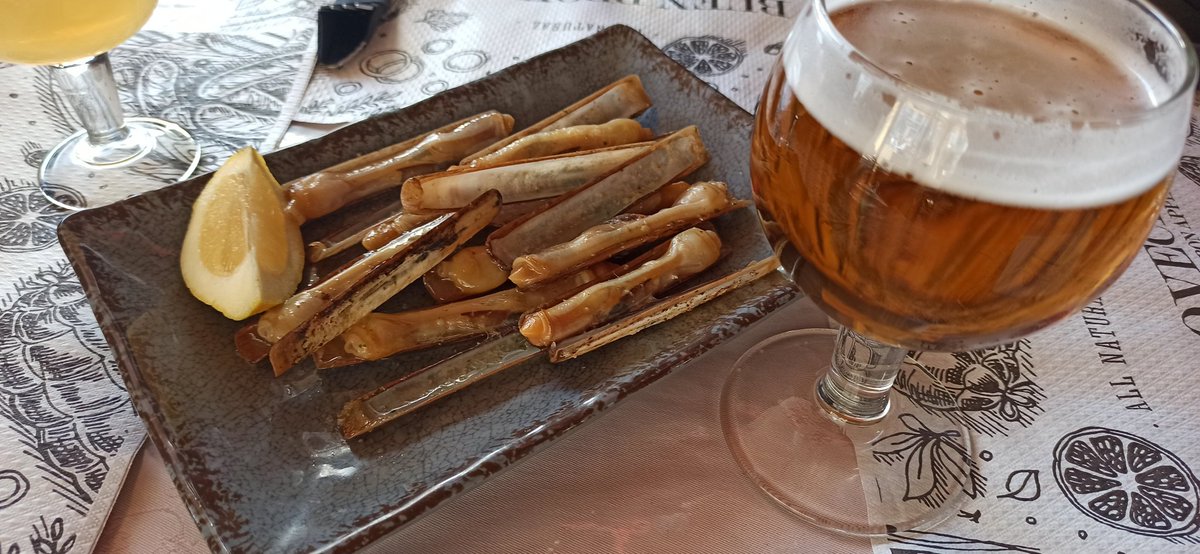 Folrat's tweet photo. #BonDia, #Tuiterlanders!!!
Doncs ja estem amb la família (tots bé de salut i ànims) i, com que és diumenge, hem de fer coses de diumenge!!!
A la vostra salut!!!
#Vermutillo
#Axarquia https://t.co/h58o2XGIVD