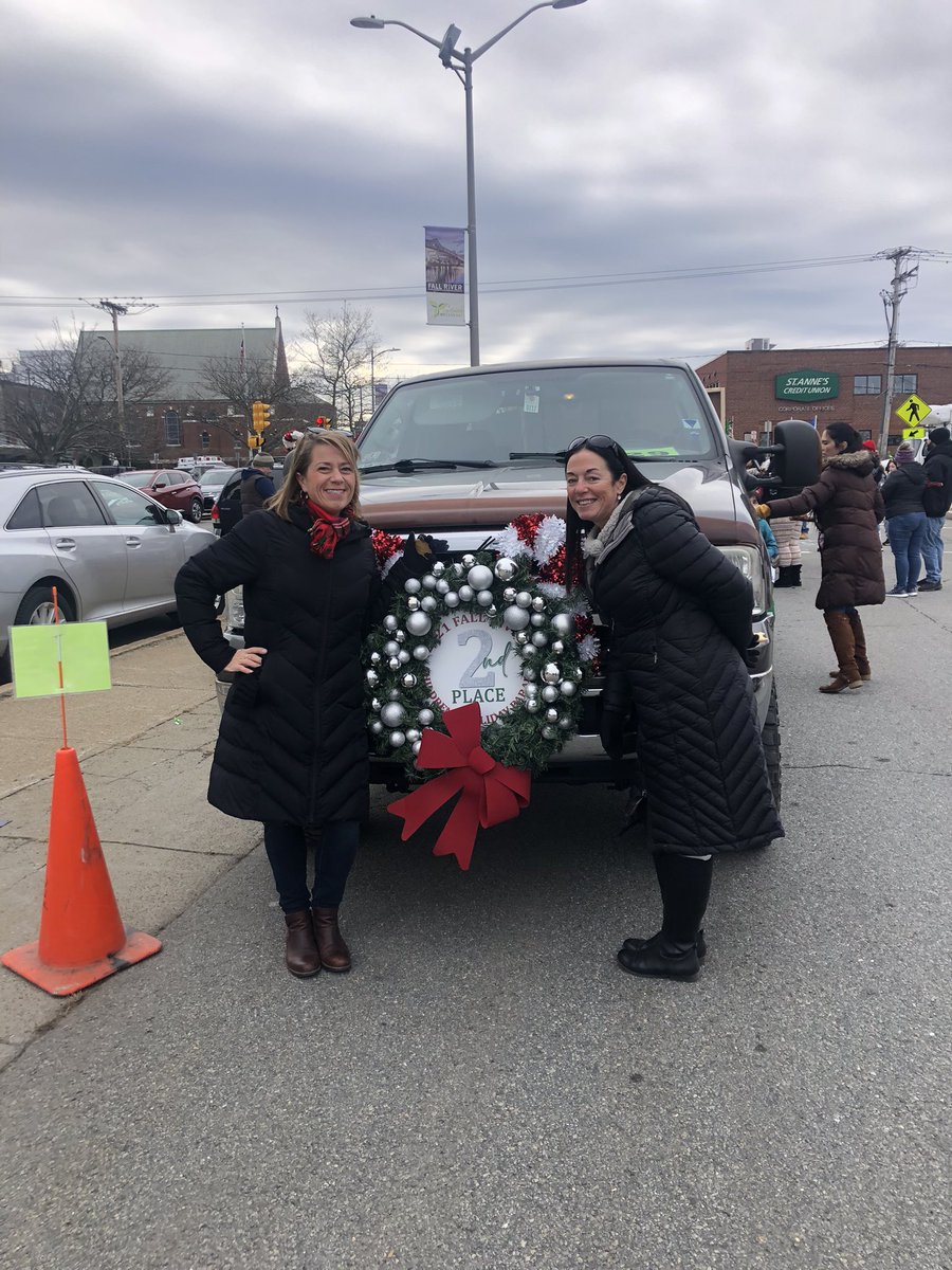 Parade fun 🎄 #thankyoupto <a href="/Frps_Tansey/">James Tansey School</a> #tanseytigers #tanseycares