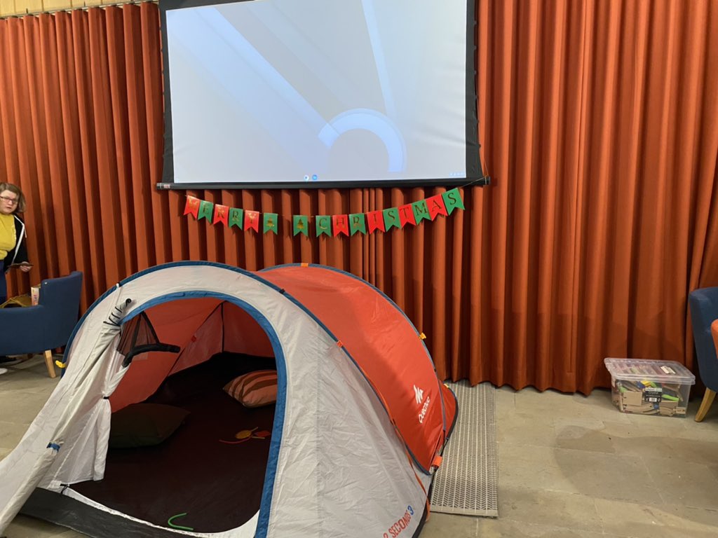 Had a great morning @ccspits kids. Loved meeting Hawksmoor the mascot and join in the Christmas party. 
@DioLondonCYW <a href="/dioceseoflondon/">London Diocese</a>