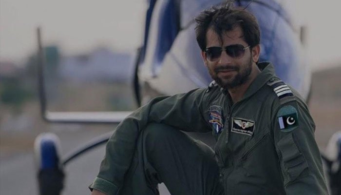 aajdigital's tweet photo. پشاور کے لاپتہ انسٹرکٹر پائلٹ کی لاش برآمد 
#pilotbody #Peshawar 
@qazifamily 
کراچی: بلوچستان کے علاقے آواران میں لائٹ ویٹ جہاز "جیرو کاپٹر" گر کر تباہ ہونے سے انسٹرکٹر پائلٹ قاضی اجمل جاں بحق ہو گئے۔

قاضی اجمل کا تعلق پشاور کی مشہور قاضی فیملی ہے

https://t.co/yBJo2xcuSJ https://t.co/lxOkrhBqYK