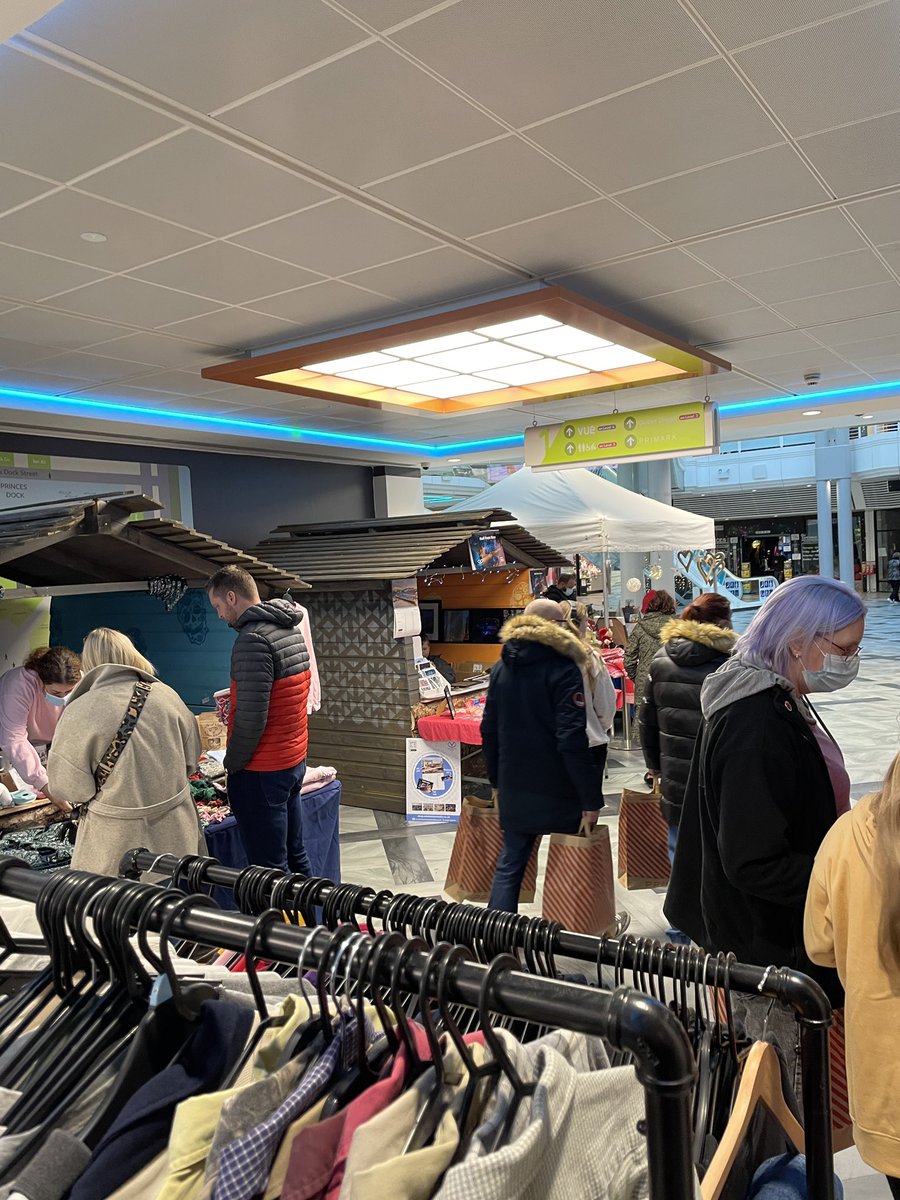 LarkersMarket's tweet photo. We’re here at @PrincesQuayHull ground floor until 4pm today! Hope to see you 🧡 #Hull #ChristmasMarket #LocalIndependents #LarkersMarket https://t.co/7NMUuLLRTd