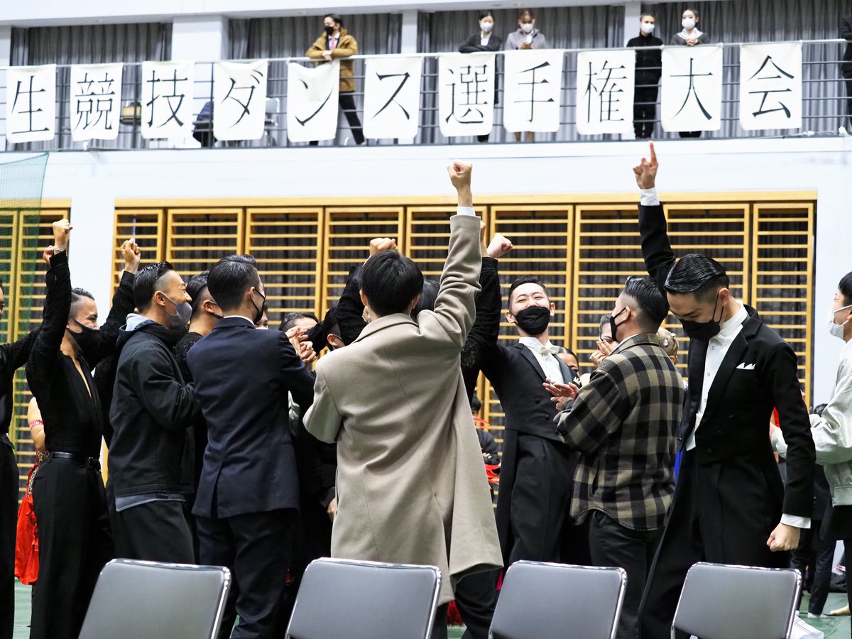 LArcdeTriomph's tweet photo. 【2021冬全】
F優勝　阪大390番
鬨の声が聞こえるようなガッツポーズ！なめらかで重厚感があって音楽を目いっぱい感じられる気持ちいいスローでした！
おめでとうございます！ https://t.co/sX06onGoIN