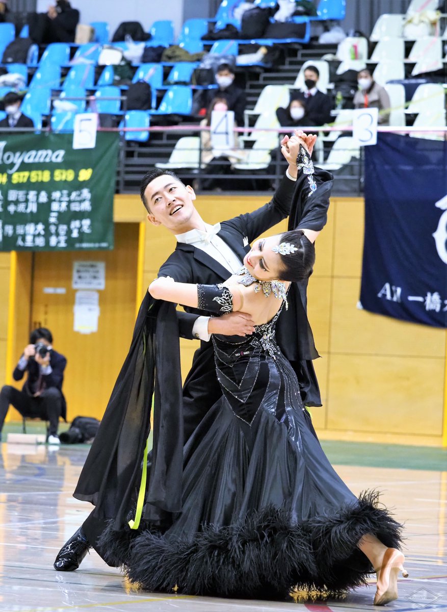 LArcdeTriomph's tweet photo. 【2021冬全】
F優勝　阪大390番
鬨の声が聞こえるようなガッツポーズ！なめらかで重厚感があって音楽を目いっぱい感じられる気持ちいいスローでした！
おめでとうございます！ https://t.co/sX06onGoIN