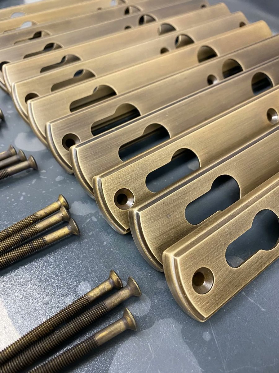 steel_windows's tweet image. "Creativity takes control"- Henry Matisse

At Optimum, options to utilize our "Living Finish" to take your steel window and door project to the next level can make all the difference. True, unique character is achievable with expertly, hand-applied patina #StyleMeetsFunctionality