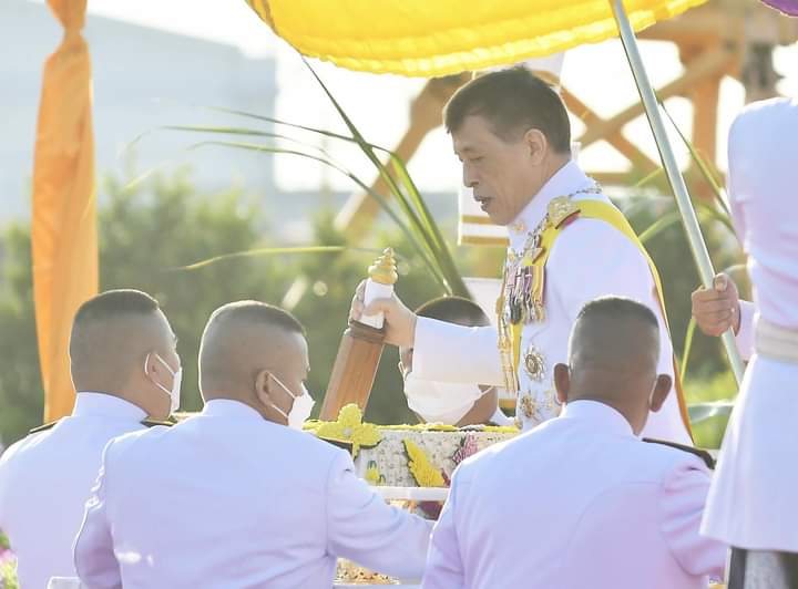 zarlover's tweet photo. #whatishappeninginthailand
Today(5 December 2021) at 16.30, Their Majesties the King and the Queen  presided over the groundbreaking ceremony of the King Bhumibol Adulyadej,the Great (Rama IX) monument at the new public park in Bangkok,Thailand.
Long Live the KING and the QUEEN https://t.co/4HIcOdBtkq