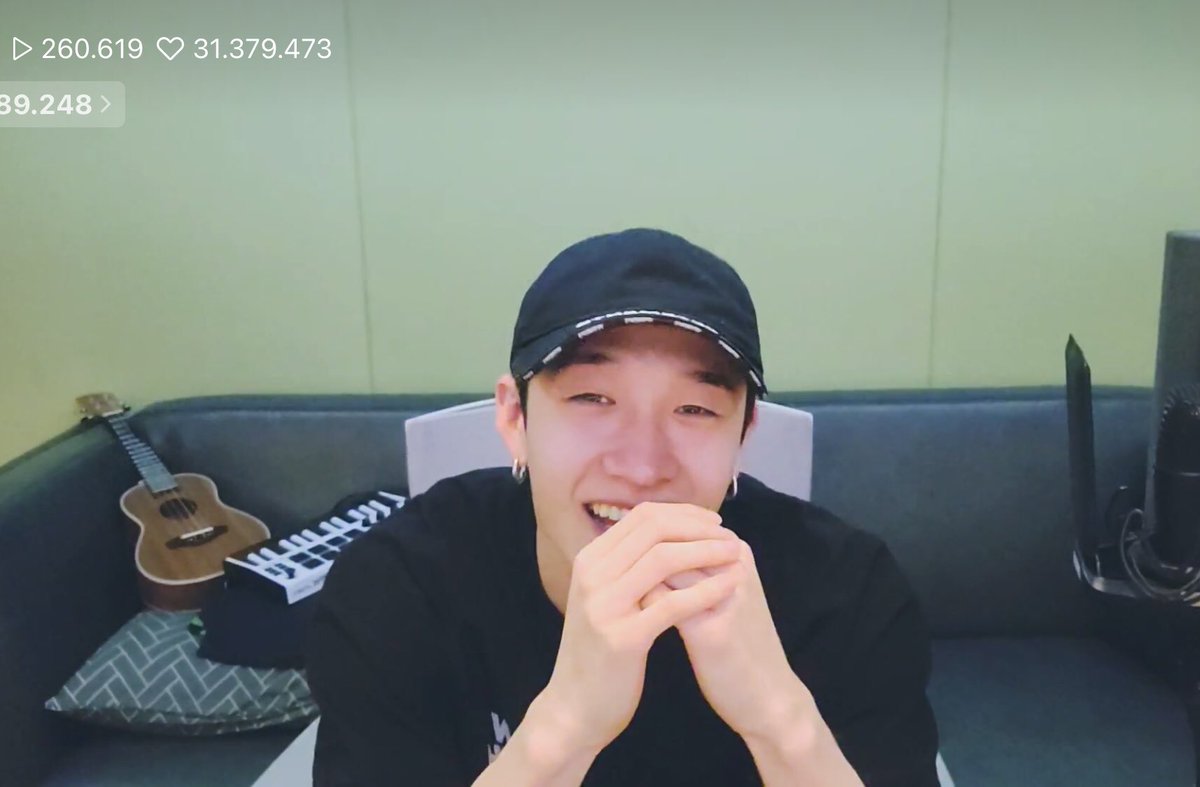 Jenarya_OH's tweet photo. To the strong man that puts others first
The man that only cries alone
The man that is everybody’s backbone including his own

You deserve the world #bangchan https://t.co/6ylAmT2LLH