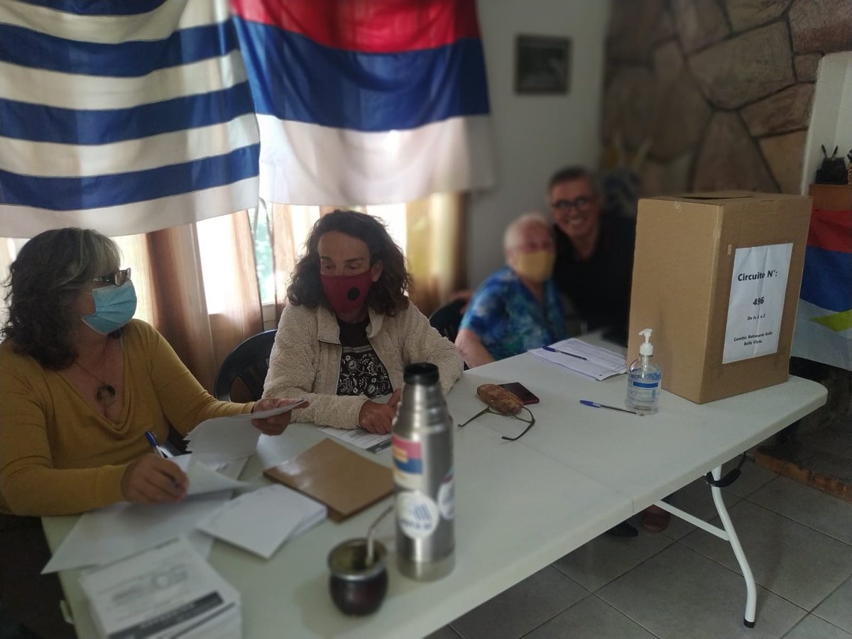 GerardoPteFA's tweet photo. Comenzando la jornada de elecciones Internas del Frente Amplio visitando a las compañeras y compañeros de Gregorio Aznarez y Solís. @FAMaldonado_ https://t.co/7UkAYMebc3