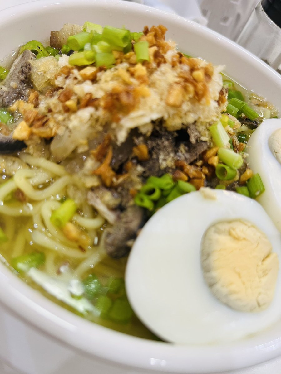 kjmbachurni's tweet image. On a scale of 1 to Ilonggo, kamusta batchoy natin sa Manila? Namit gid 🤤🤤#ilonggo #batchoy #finds