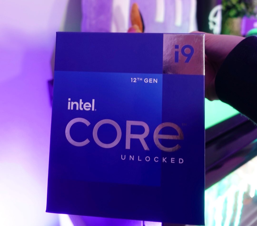 💙#12thGen #IntelCore Giveaway💙

I am doing a building stream with @intelGaming to upgrade to the newest #12Gen #IntelCore Alder Lake CPU today! 🤩 #AD

I am also giving away one😄🔥

To join:
- Like tweet
- Follow me
- Retweet
Winner announced 12th of december

#IntelInfluencer