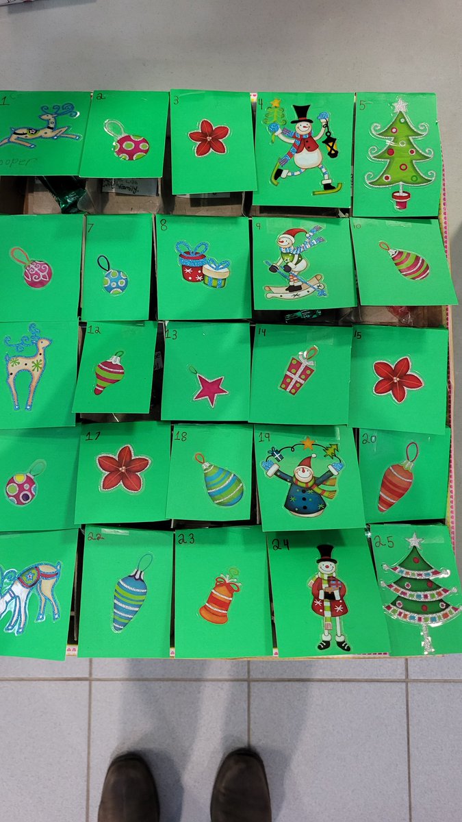 s_chiras's tweet photo. As we enter into the 2nd week of advent my students @OLOLDelaware  reflected upon the themes of hope, joy, peace, and love while creating their Advent calendars. May this Advent Season bring many blessings to everyone. https://t.co/qRoIJdZuXk