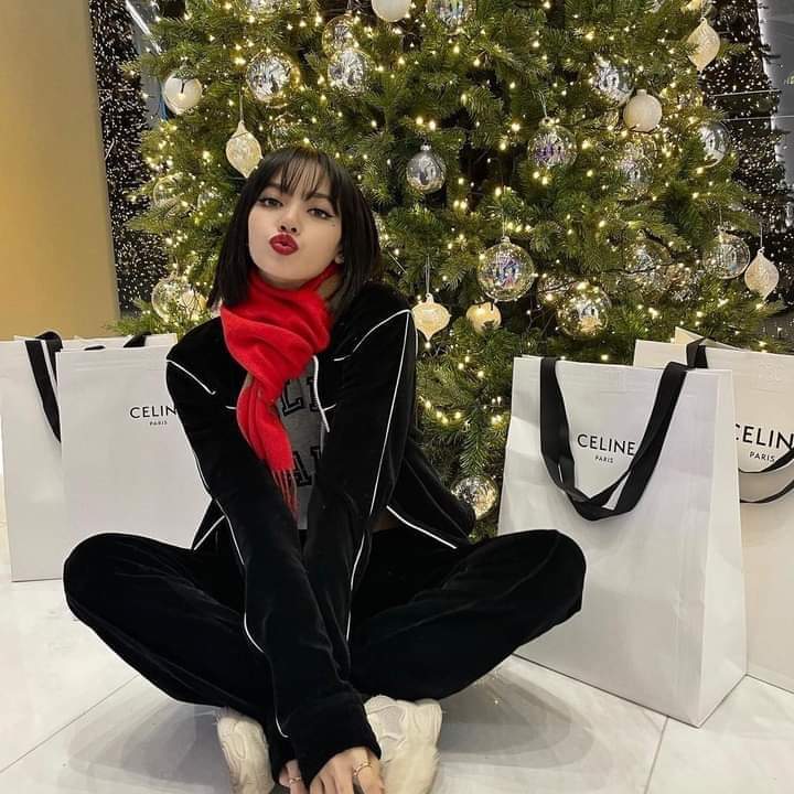 Mn ơi sắp giáng sinh rồi vote lấy giải cho cj để làm món quà tặng giáng sinh cho cj nha😘
I Vote #MAMAVOTE #lisa