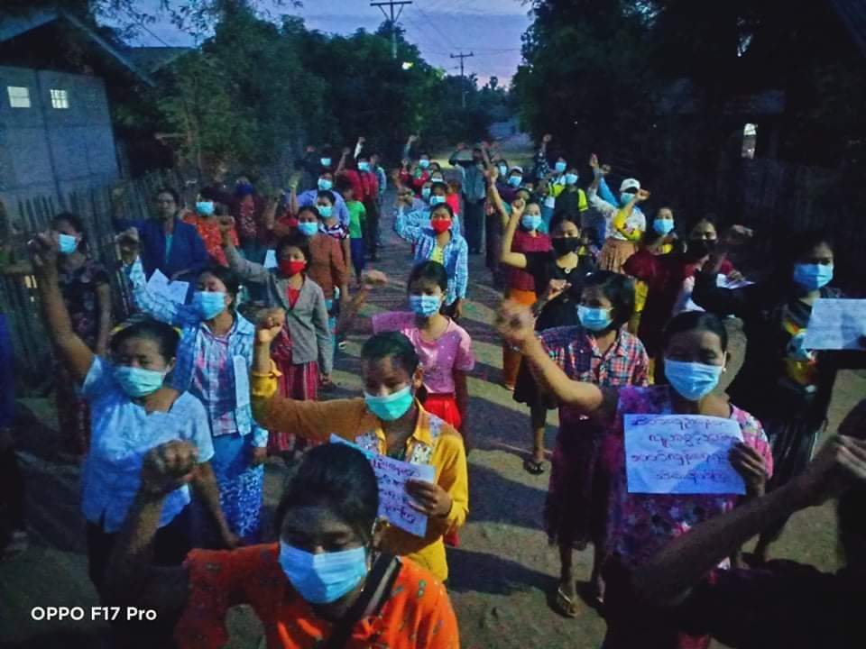 Yamin51994447's tweet photo. In a village in #Salingyi Township, people staged a paper strike under the title, "Revolutionize the deprived human rights by the revolution".

#HelpMyanmarIDPs
#Dec5Coup 
#WhatsHappeningInMyanmar https://t.co/Zrs9ihkYJj