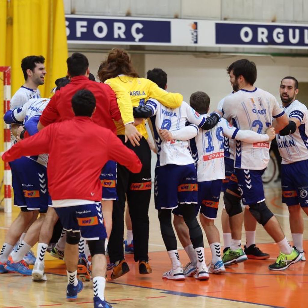 BMGranollers's tweet photo. 📊 Fraikin BM Granollers 31-28 Bathco BM Torrelavega
⏰ FINAL 60’
🏆 Jª13 - Lliga Sacyr Asobal
🎙 Ràdio Granollers
#️⃣ #LiveAsobal #GRATOR
🔵⚪️ #OrgullBMG https://t.co/bXsnZWDSai