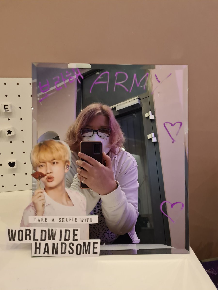 Belated HAPPY BIRTHDAY to our wwh SUPERTUNA JIN 🐋 <a href="/BTS_twt/">방탄소년단</a>
Es war sehr schön den Geburtstag mit <a href="/mikrokosmoscafe/">mikrokosmoscafe</a> in Bochum feiern zu können. Danke an alle für die Geduld mit der 2G-Kontrolle und für den Einlass 💜 Danke an <a href="/CHULIP_1204/">CHULIP</a> für die schönen Cupsleeves ☺ #MkoswithJin