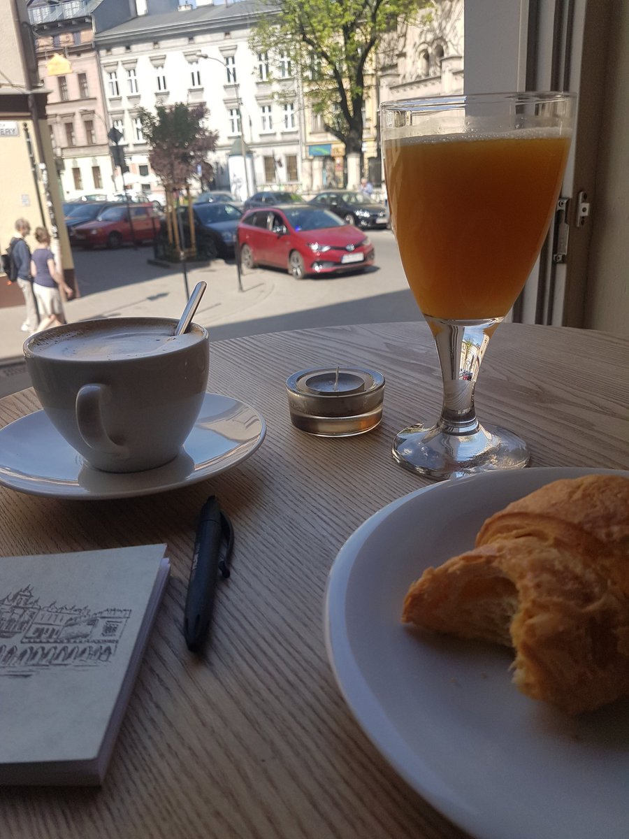 Charlie000912's tweet photo. Breakfast at eastern Europe... https://t.co/dyC9s4q4Ge