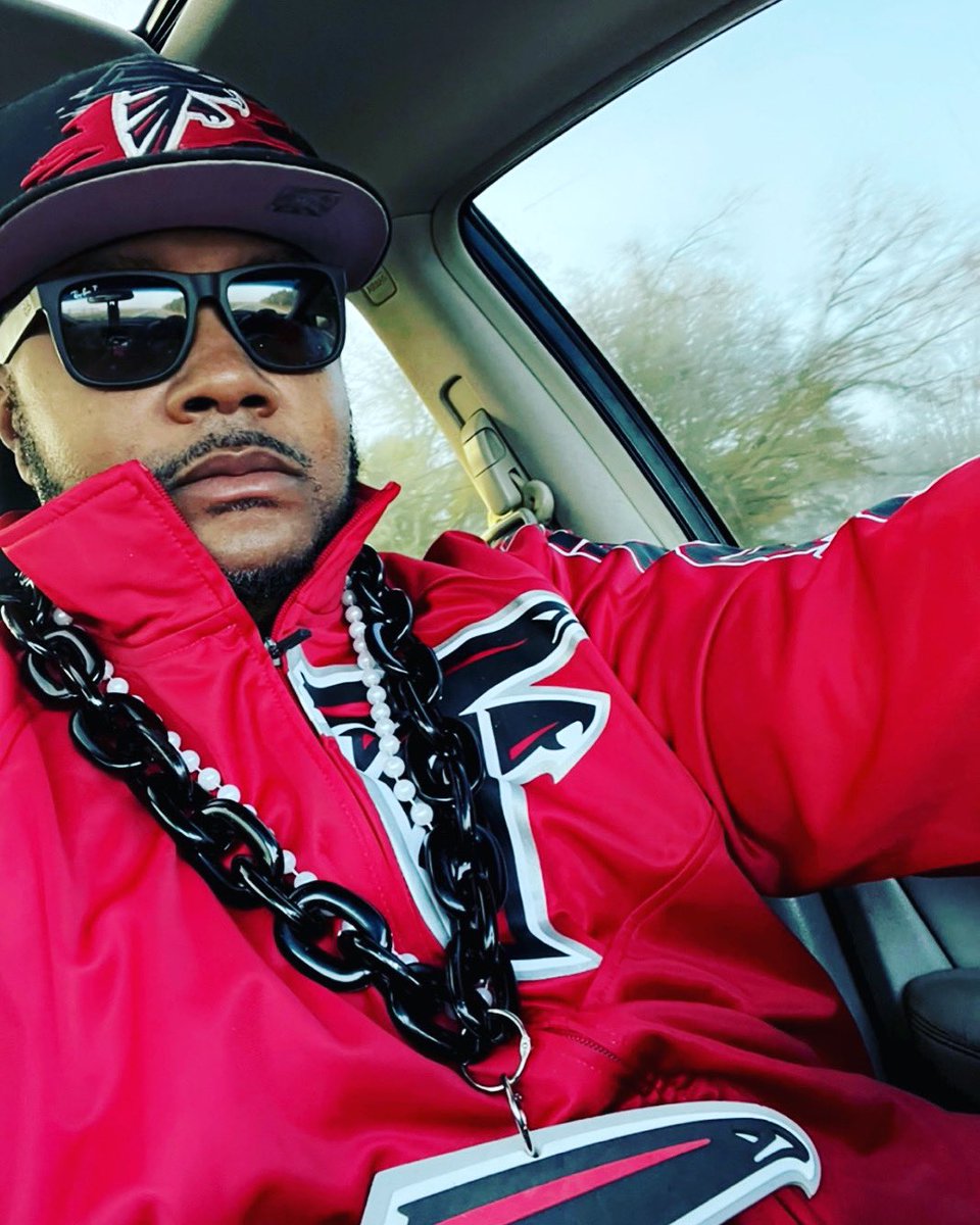 MARIOGA12000's tweet photo. All I know. #ibleed #gameday #imontheway #dirtybirds ❤️🖤 https://t.co/nSwy45TlWg