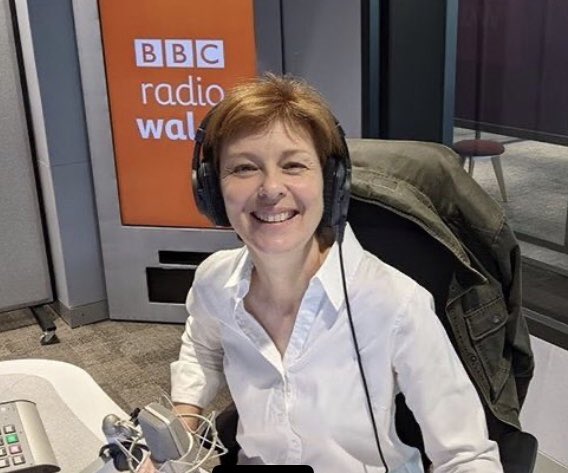 BBCRadioWales's tweet photo. At 3 join Lynn Bowles for great guests and top tunes 🎶
⭐️ Singer Bronwen Lewis @BronwenLewis_ on becoming an internet sensation
✍️ Writer Arika Okrent @arikaokrent @OUPAcademic on the oddities of the English language #HighlyIrregular https://t.co/1XHkPPmaQM