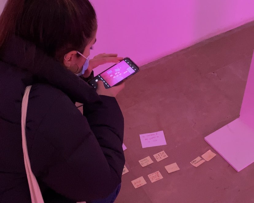 centredelcarme's tweet photo. 🗯Aquest cap de setmana al #CCCC hem aprés sobre propostes experimentals de mediació en #PermeaObert.
De la mà de Jordi Ferreiro, l'alumnat de #PERMEA ha explorat les obres de l’exposició ‘Art Contemporani de la @generalitat IV’ a través d’estratègies didàctiques i artístiques. https://t.co/L65Viv3cTu
