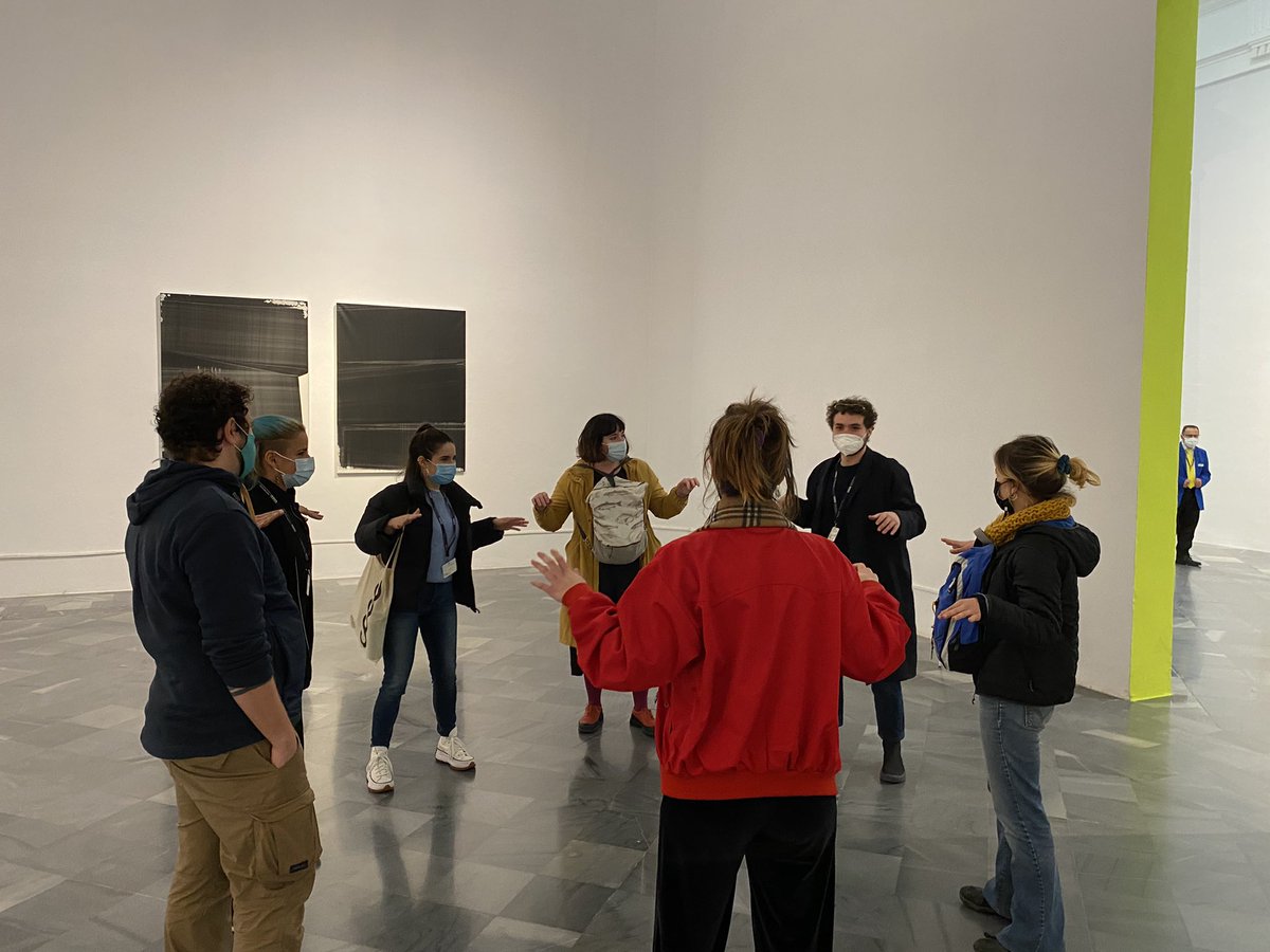 centredelcarme's tweet photo. 🗯Aquest cap de setmana al #CCCC hem aprés sobre propostes experimentals de mediació en #PermeaObert.
De la mà de Jordi Ferreiro, l'alumnat de #PERMEA ha explorat les obres de l’exposició ‘Art Contemporani de la @generalitat IV’ a través d’estratègies didàctiques i artístiques. https://t.co/L65Viv3cTu
