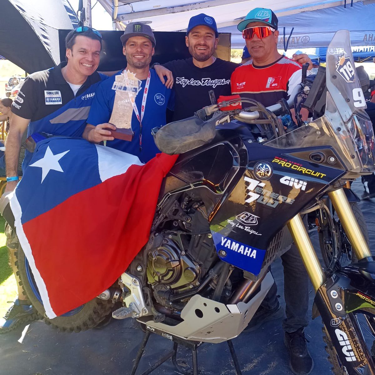 jereisrael's tweet photo. Una gran fiesta se vivió en la Copa del Rey!! después de 1 año de receso por el COVID. 
Felicitaciones a mi hermano @Benjaisrael Ganador de su categoría y la Scratch del evento. El equipo @TeamProcircuit y Yamaha hicieron un gran trabajado. #copadelrey #T7 #bigtrailoffroad https://t.co/enzUtxJZNr